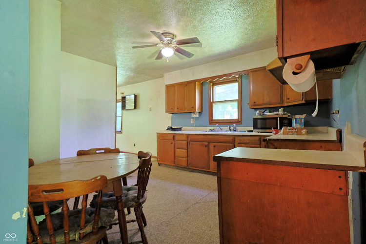 Listing Image 17