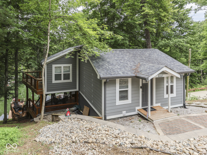 Listing Image 4