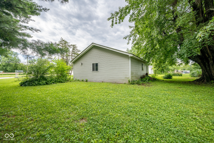 Listing Image 40