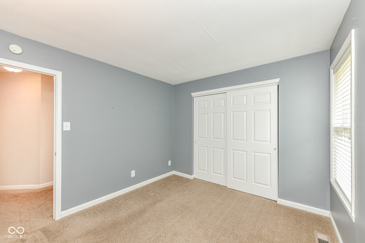 Listing Image 24