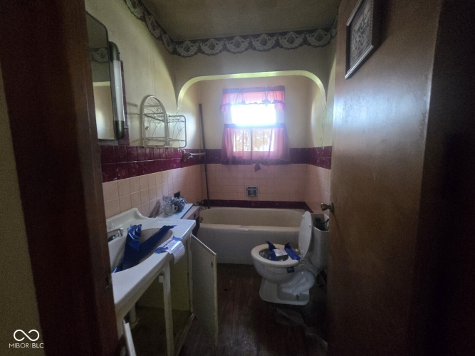 Listing Image 14