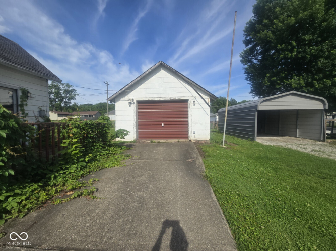 Listing Image 4