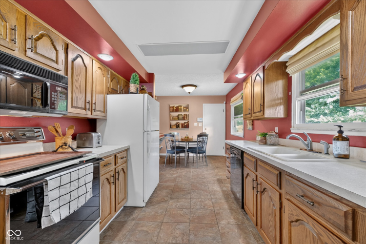 Listing Image 15