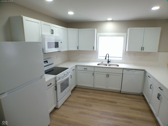 Listing Image 17