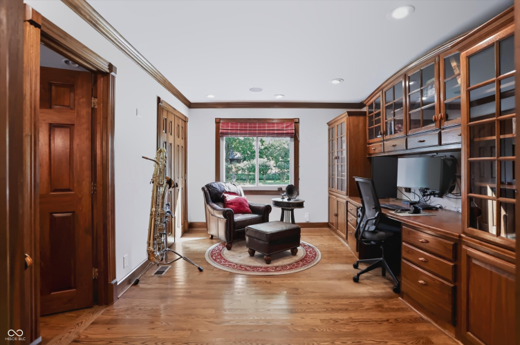 Listing Image 12