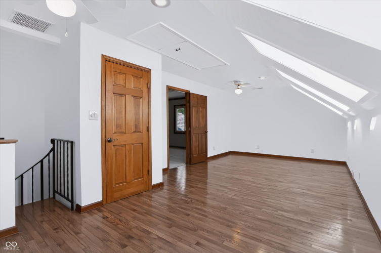 Listing Image 53