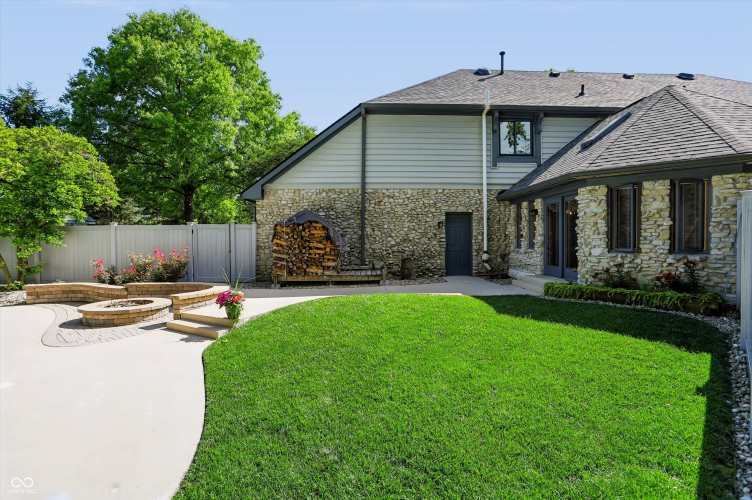Listing Image 79
