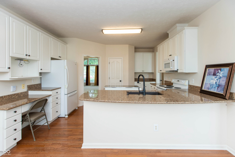 Listing Image 15