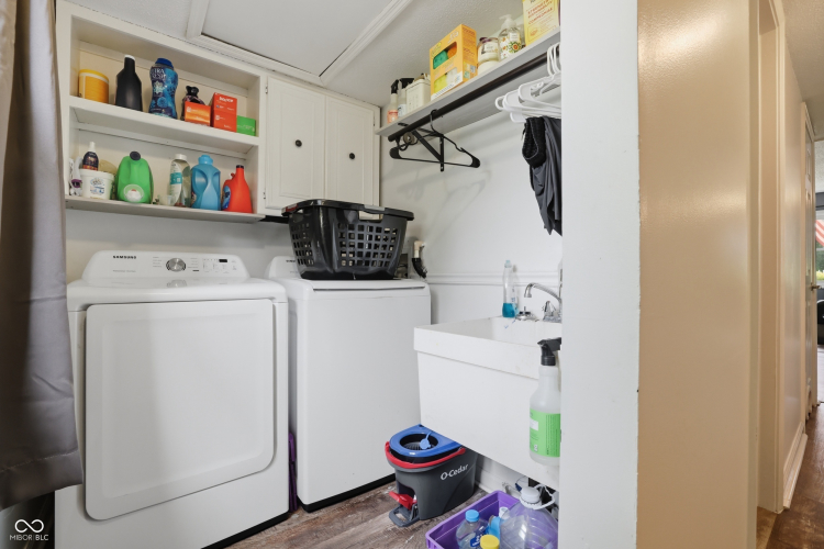 Listing Image 13