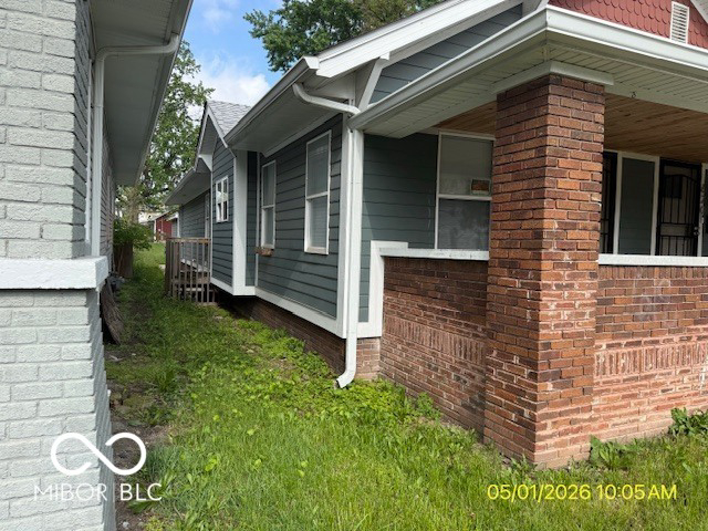 Listing Image 4