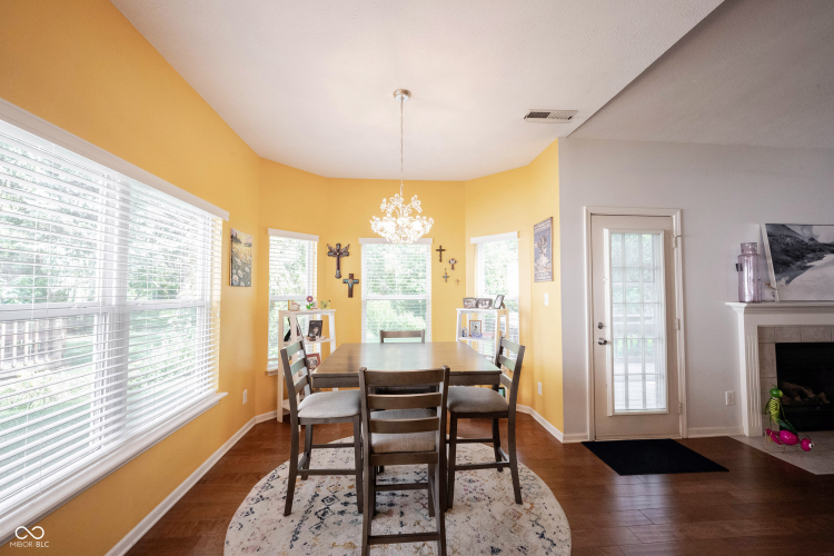 Listing Image 13