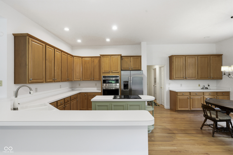 Listing Image 15