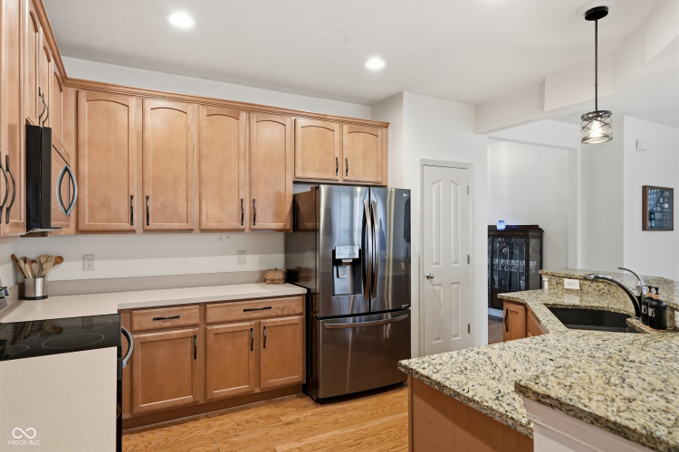 Listing Image 14