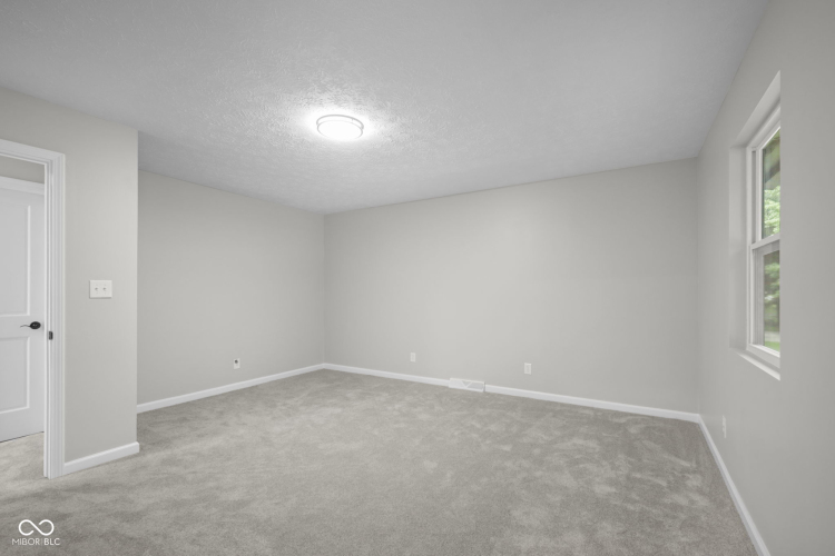 Listing Image 26