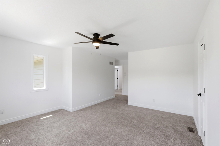 Listing Image 59