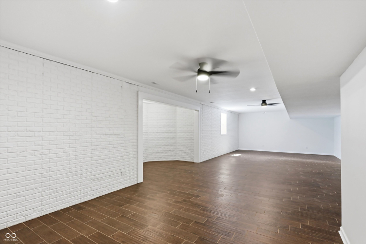 Listing Image 67