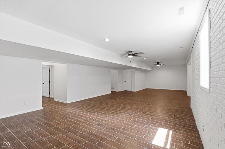 Listing Image 72