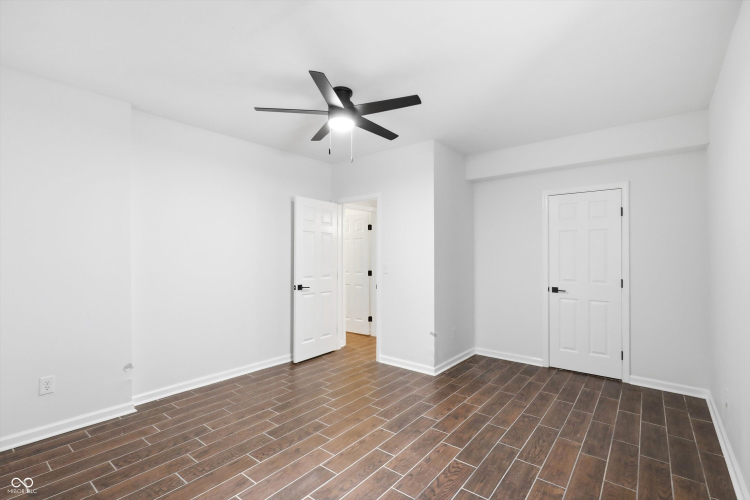 Listing Image 76