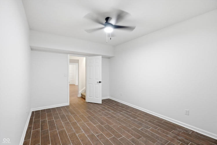 Listing Image 81