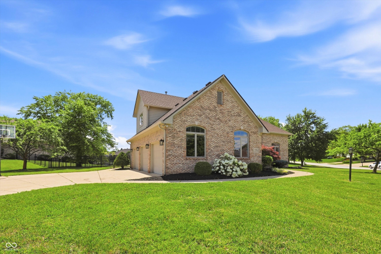 Listing Image 83
