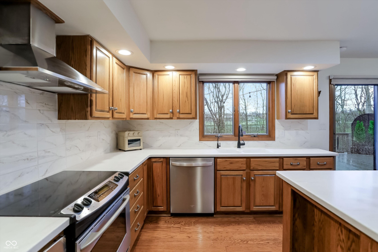 Listing Image 19