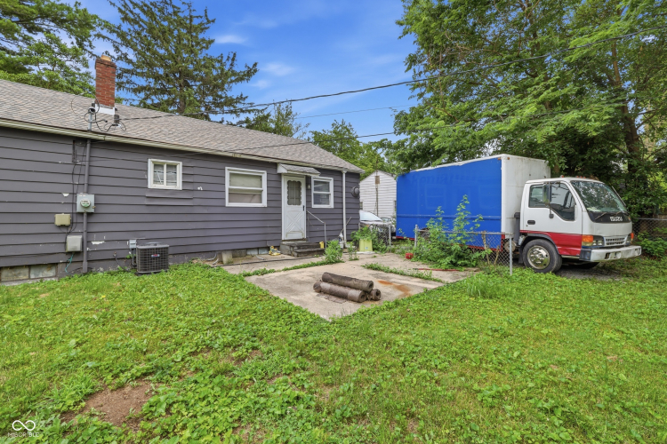 Listing Image 19