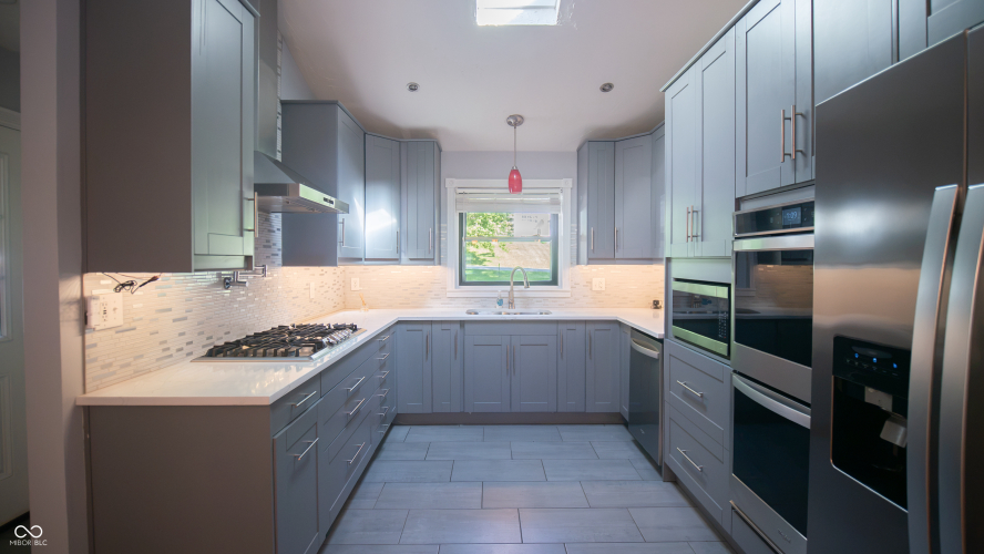 Listing Image 10
