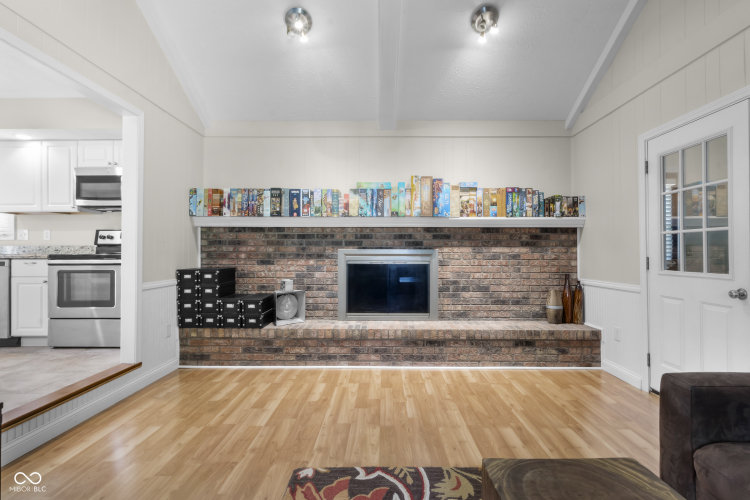 Listing Image 16
