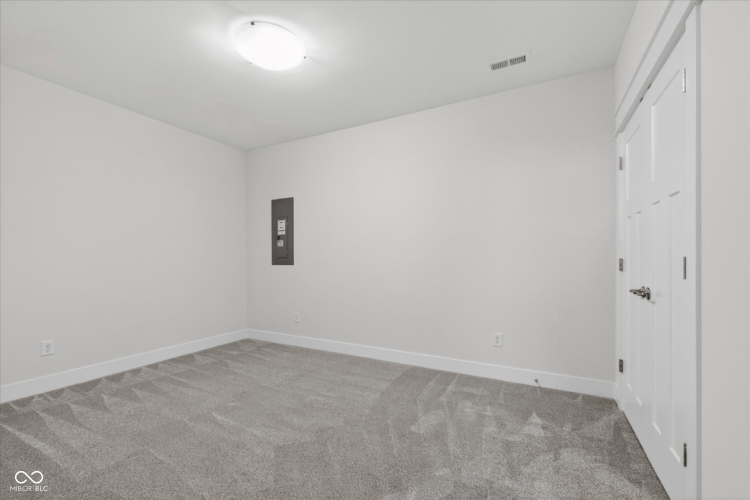 Listing Image 49