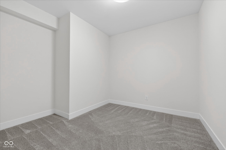 Listing Image 50
