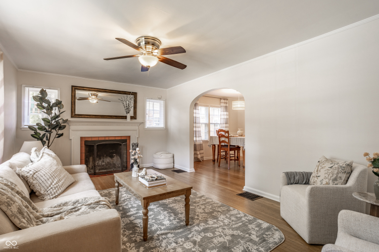 Listing Image 7