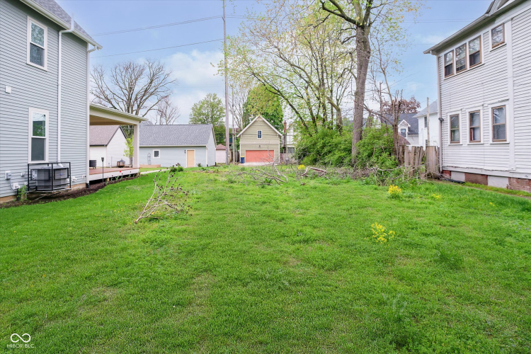 Listing Image 4