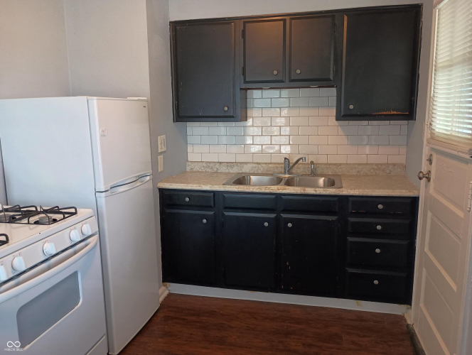 Listing Image 16