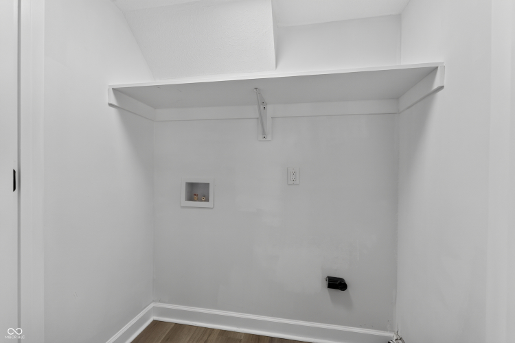Listing Image 36