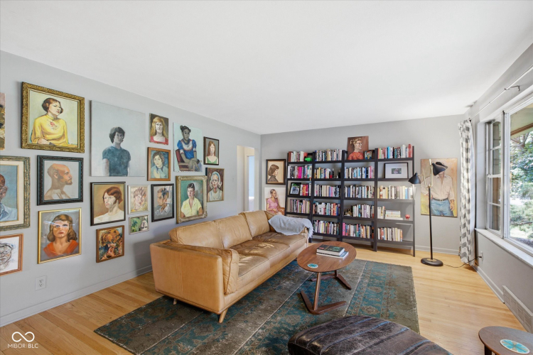Listing Image 6