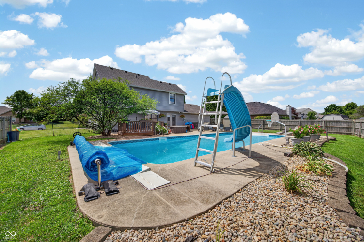 Listing Image 11