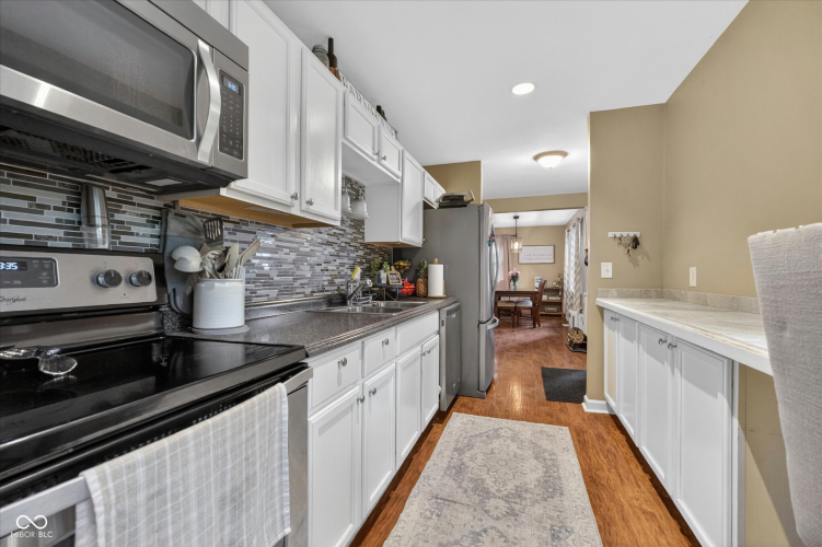 Listing Image 14