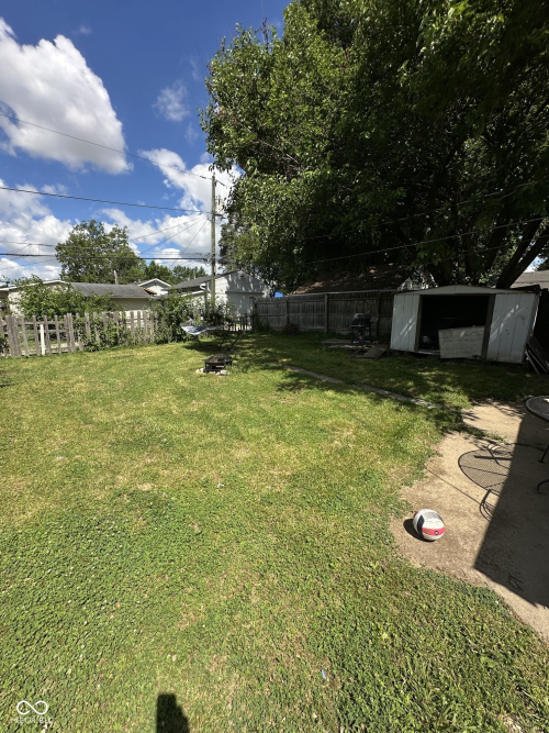 Listing Image 4