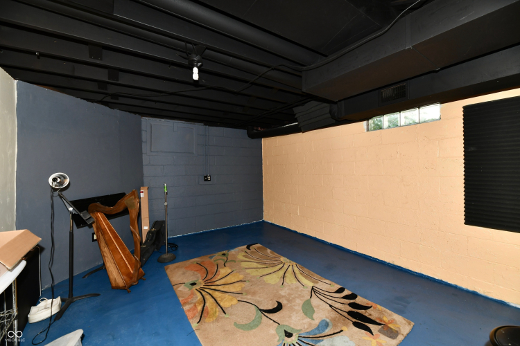 Listing Image 24