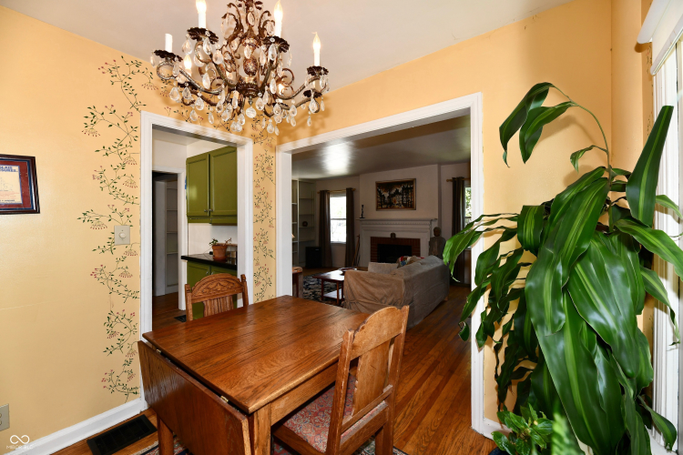 Listing Image 10
