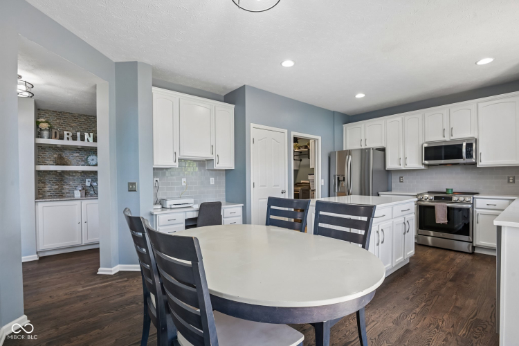 Listing Image 15