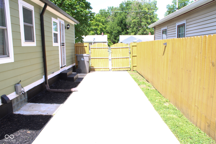 Listing Image 50
