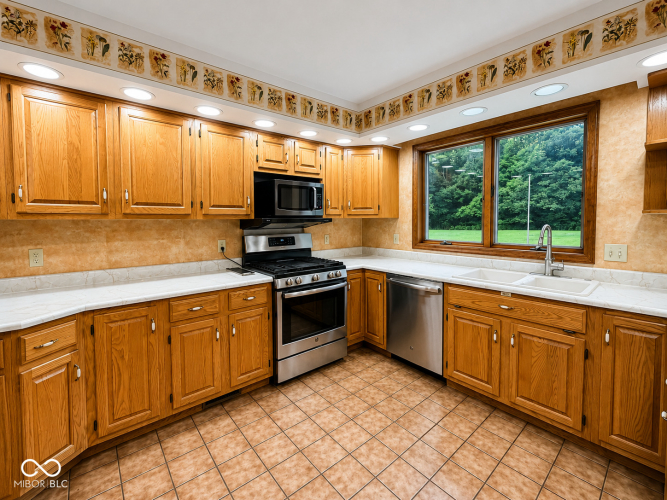 Listing Image 13