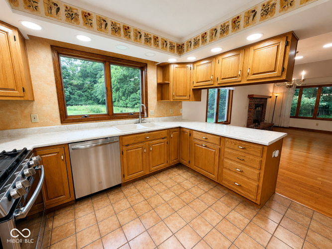 Listing Image 14
