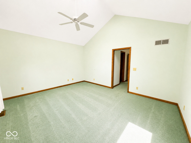 Listing Image 24