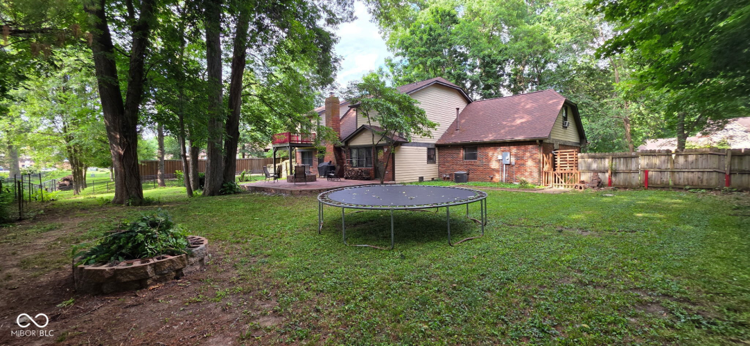 Listing Image 4