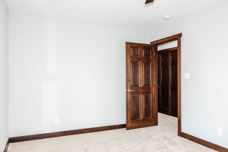 Listing Image 28