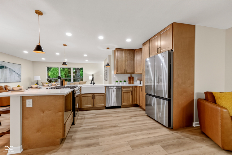 Listing Image 9