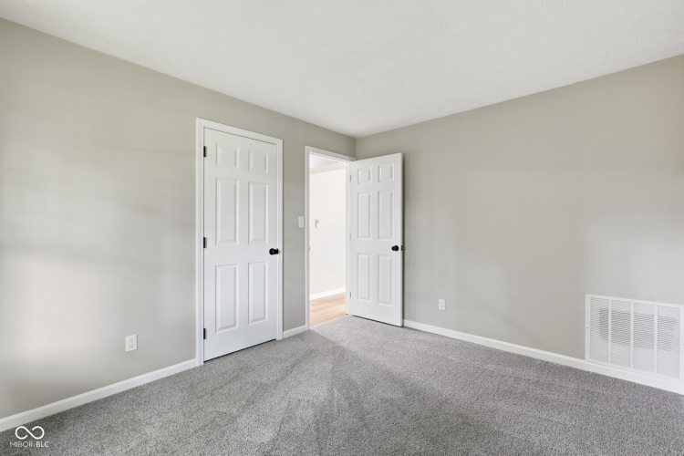 Listing Image 27