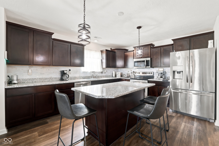 Listing Image 9